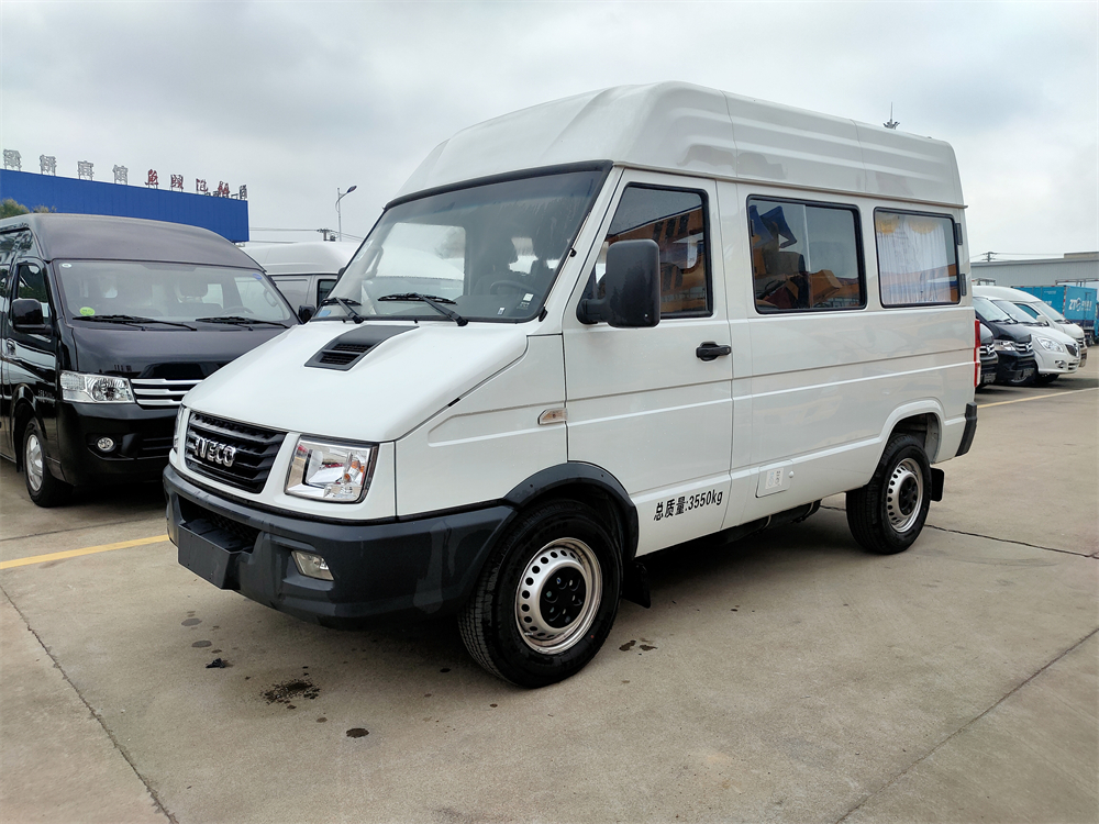 依維柯得意殯儀車